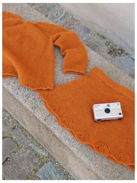 Bilde av 2408_07 Augustine Sweater & Skirt junior